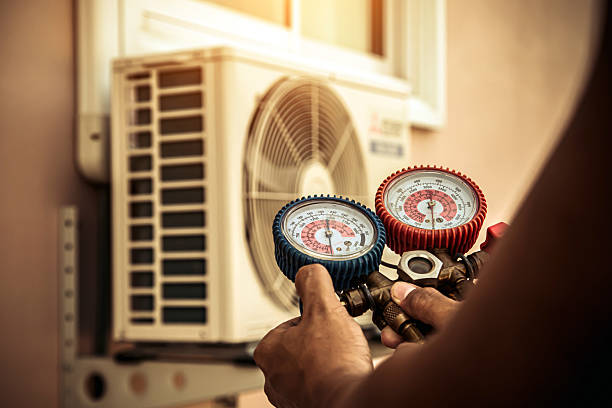 Professional Emergency Hvac technician working in Harrisburg, OH